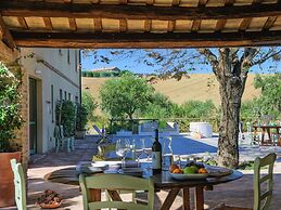 Villa w/ Wine Tours Near Beach