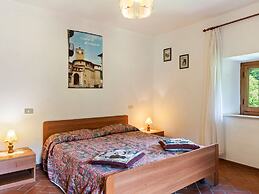 Apartment in Fosciandora With Pool