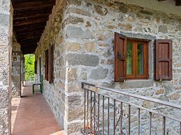 Apartment in Fosciandora With Pool