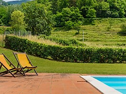 Apartment in Fosciandora With Pool