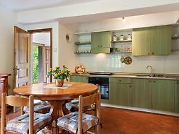 Apartment in Fosciandora With Pool
