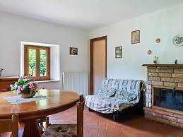Apartment in Fosciandora With Pool