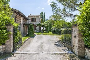 Marche Villa Close Culture