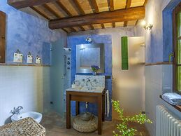 Marche Villa Close Culture