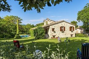 Marche Villa Close Culture