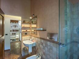 Marche Villa Close Culture