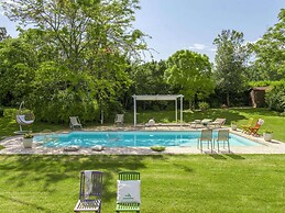 Marche Villa Close Culture