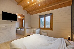 Elegant Chalet in Manhay With Sauna