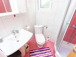 Gorgeous Villa in Tučepi with Private Swimming Pool