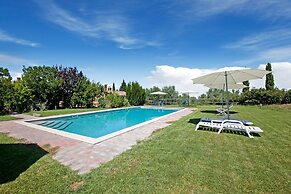 A Spacious Retreat for Ten