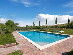 A Spacious Retreat for Ten