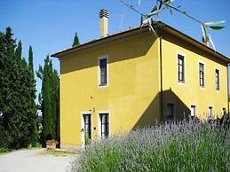 A Spacious Retreat for Ten
