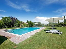 A Spacious Retreat for Ten