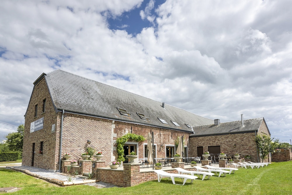 Group Accommodation for Families in Houyet