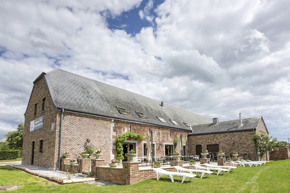 Group Accommodation for Families in Houyet