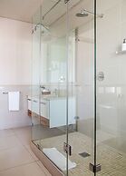 Marine Square Luxury Suites