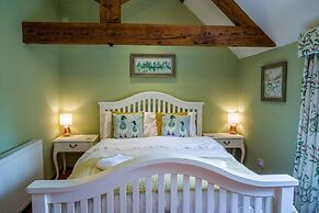 Idyllic Country Suite