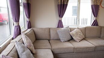 Excellent Caravan 4 Birth Sleeps 6 Tranquil Site