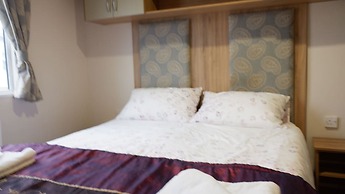 Excellent Caravan 4 Birth Sleeps 6 Tranquil Site