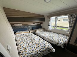 Lovely 2-bed Caravan in Seton Sands