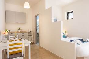 Newly Refurbished Studio Near Kvaternik Square