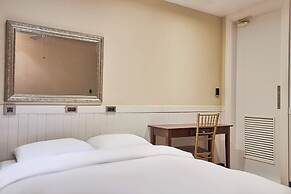 648 Hotel