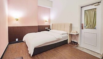 648 Hotel