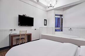 648 Hotel