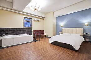 648 Hotel