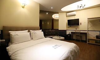 648 Hotel