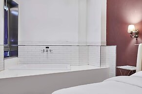 648 Hotel
