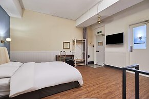 648 Hotel