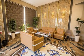 Leader Hotel