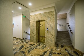 Leader Hotel