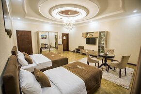 Leader Hotel