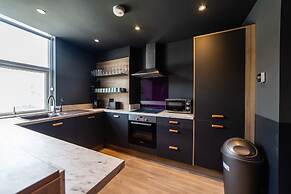 Hollywood Suite Sasco Apartments