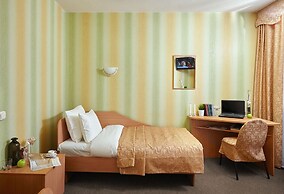 Zarechnaya Hotel