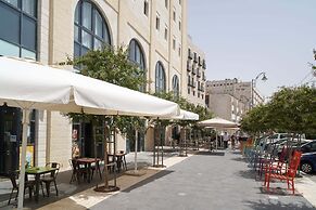 Apartique Hotel