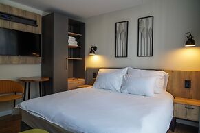 Apartique Hotel