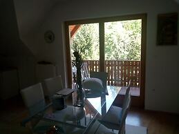 Immaculate 2-bed Apartment in Rateče Planica