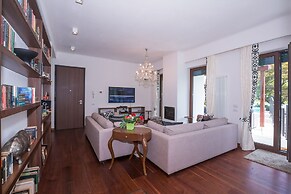 Villa Acero