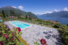 Penthouse-LakeView-AC-PrivateGarden