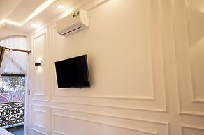 La Fleur Premium Central Apartment
