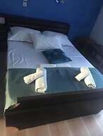 Angela - Zoi Rooms