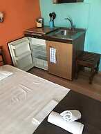 Angela - Zoi Rooms