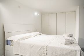 Contemporary 2 Bedroom Flat near University