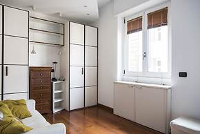 Bright Terrace Apartment in University District