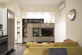 2 Bedrooms Flat with Parking near Metro Stop