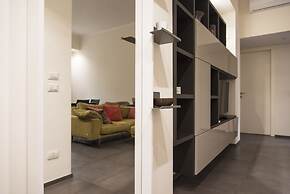 2 Bedrooms Flat with Parking near Metro Stop