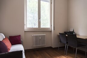 2 Bedrooms Flat with Parking near Metro Stop